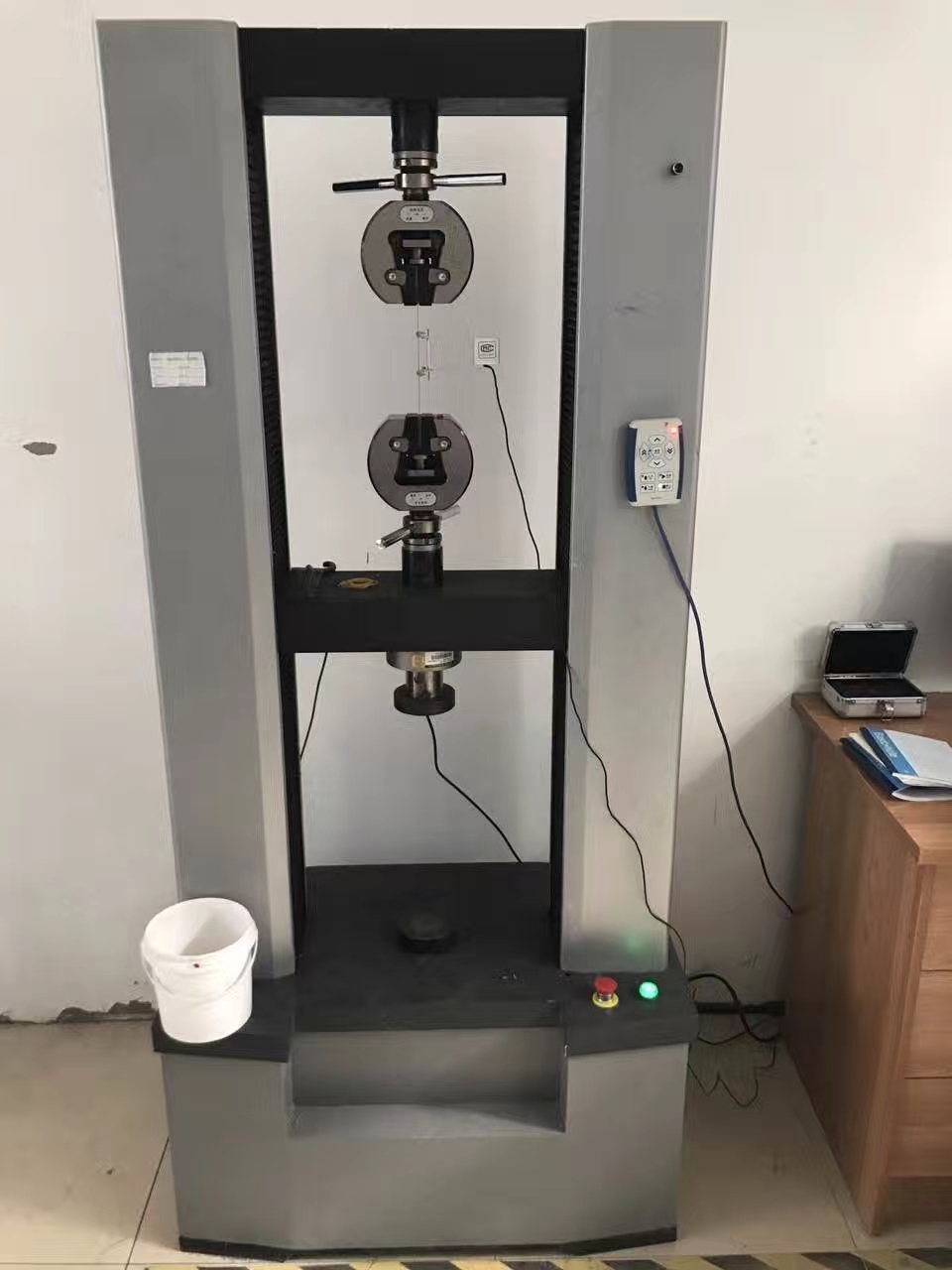 微機(jī)控制電子萬(wàn)能試驗(yàn)機(jī)
